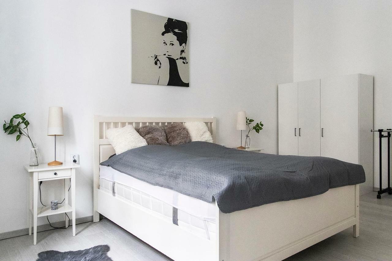 Dora Near Buda Castle With Parking! Apartamento *