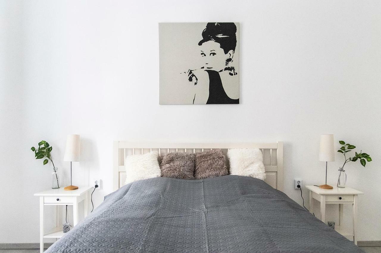 Dora Near Buda Castle With Parking! Apartamento *